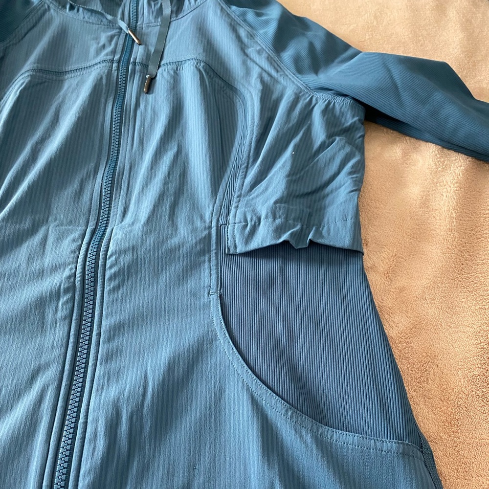 lululemon Reversible Jacket - Picture 2 of 11